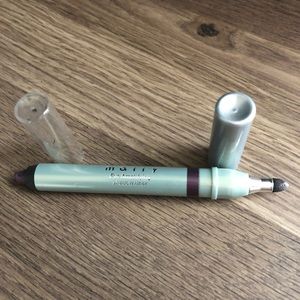 🌿 Mally Double sided eye amplifying shadow liner